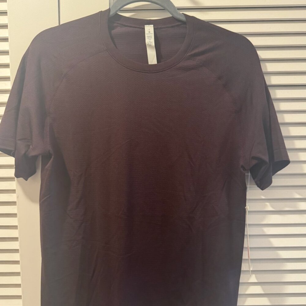 Small maroon Lululemon Metal Vent Tech SS